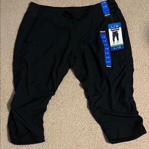 Kirkland Signature Black Capri Pants